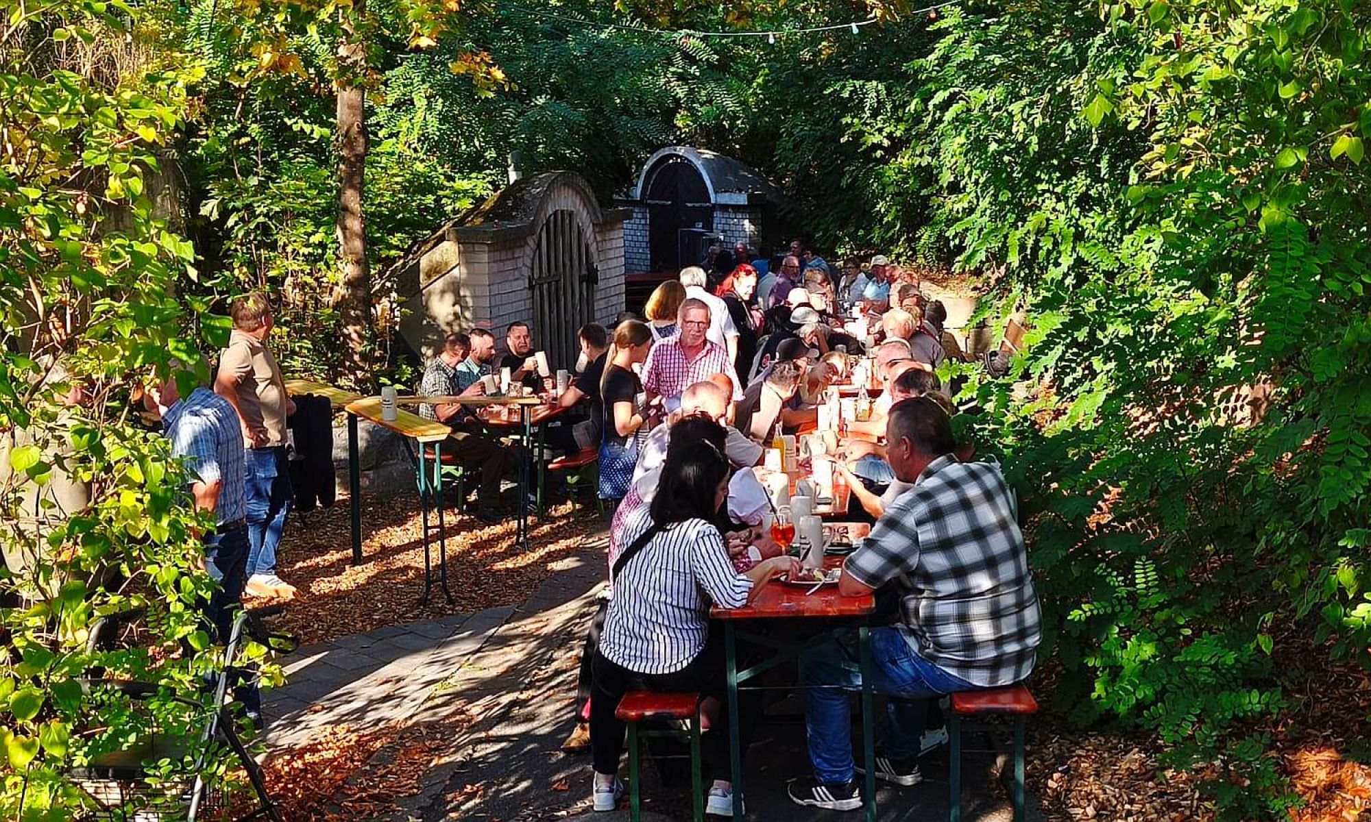 Sommeressen im Felsenkellerverein Lonnerstadt: Volles Haus und beste Stimmung
